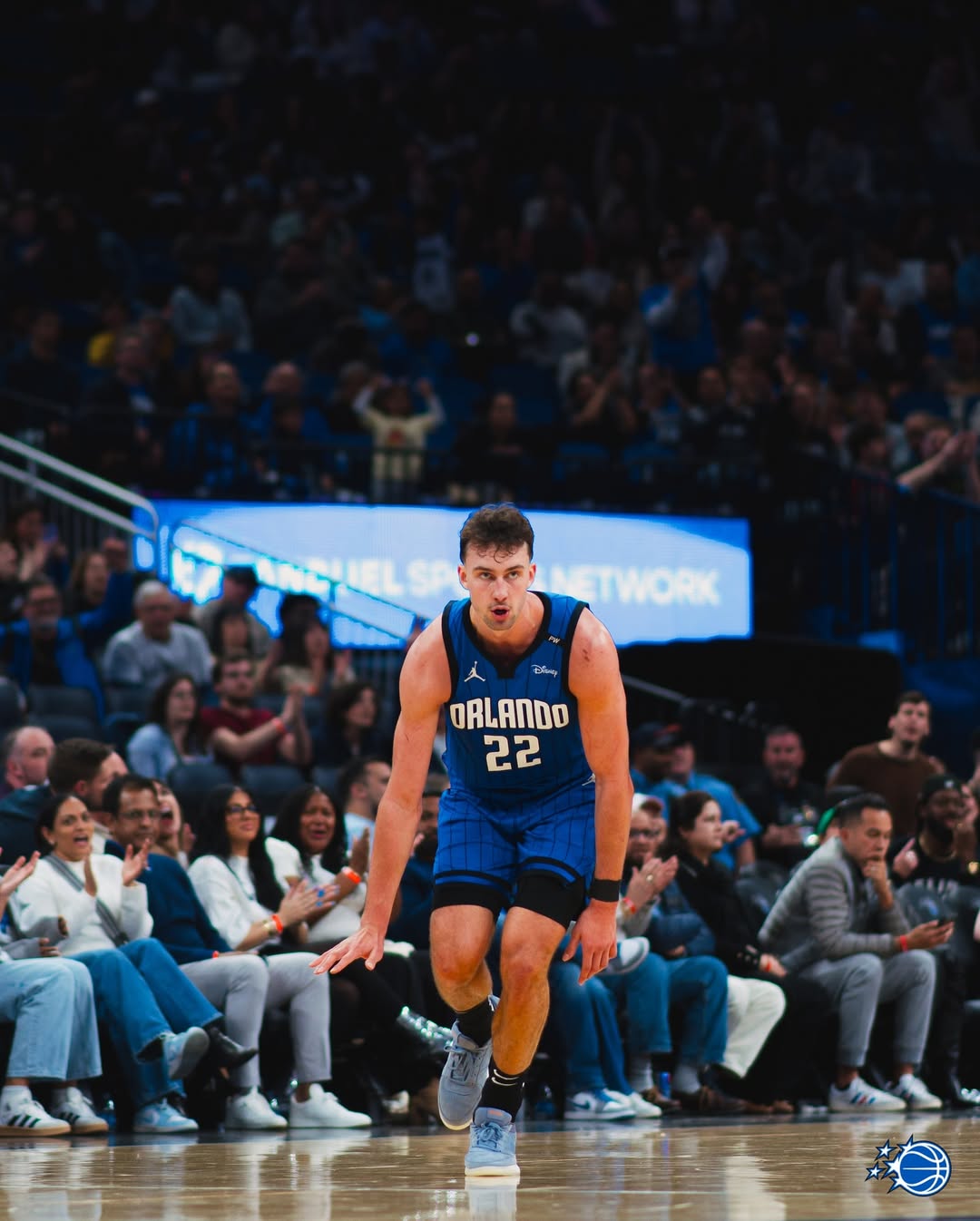 场照与球迷, msn