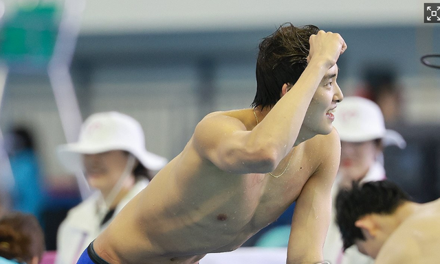 哥哥们都能, 始就占据压